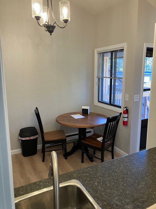 Building Photo - 1371 W 18th Ave