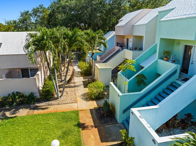 Building Photo - 9 Deer Creek Rd