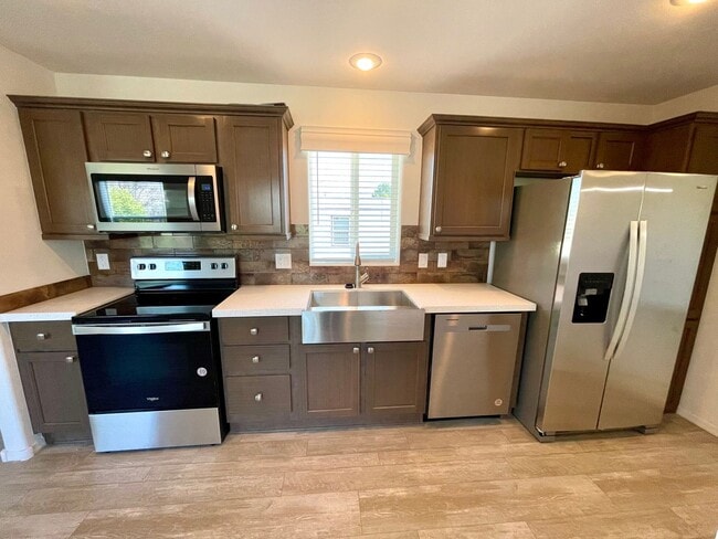 Building Photo - Great 2 Bedroom, 2 Bathroom Home!
