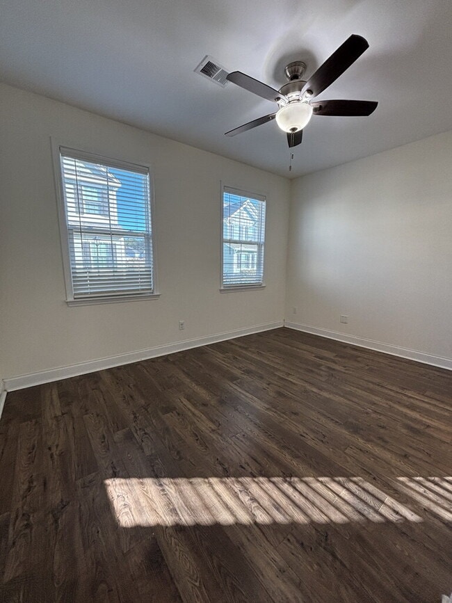 Building Photo - 608 Ravensridge Ln