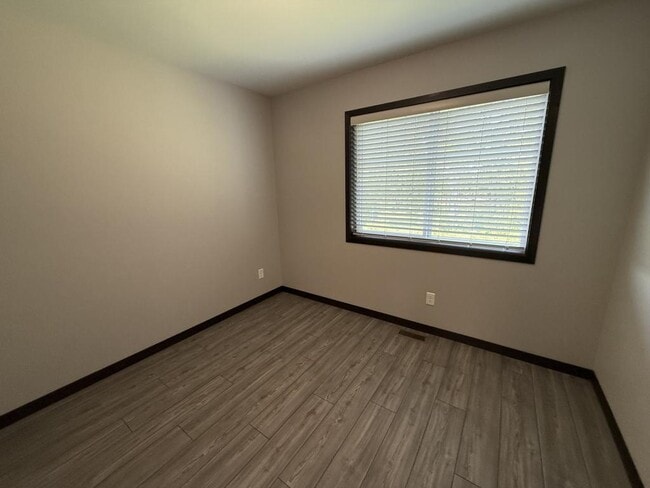 Building Photo - 1615 Ohana Ave