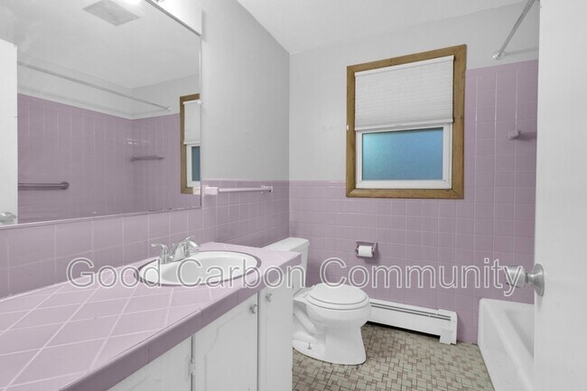 Building Photo - 1190 Orchard Park Rd