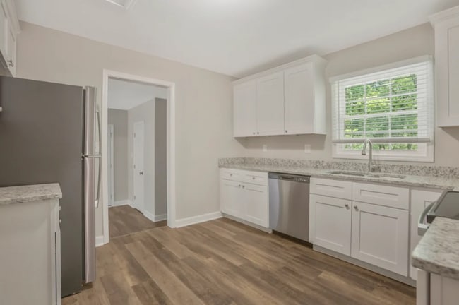 Building Photo - 2582 Hatfield Cir SE