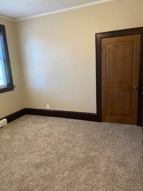 Primary Photo - 102 E Gogebic St