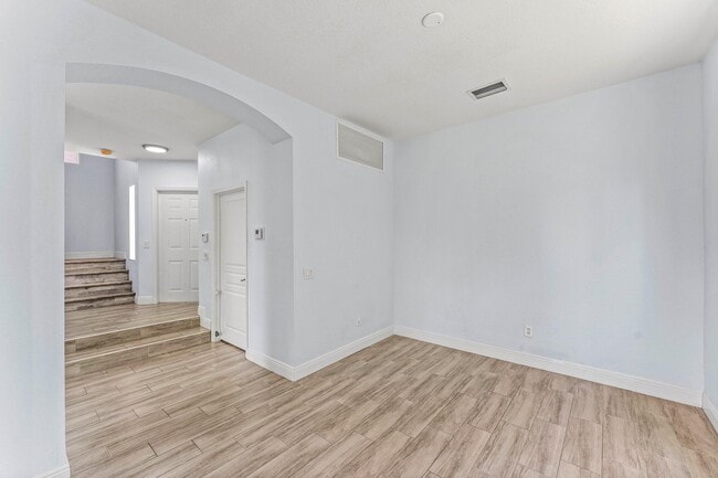 Building Photo - 5477 Queenship Ct