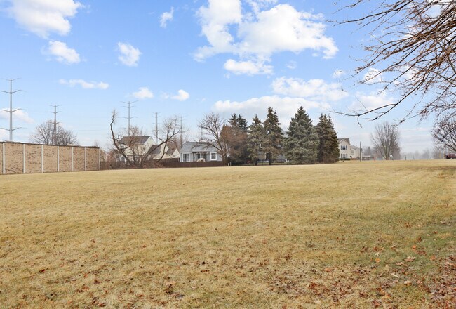 Building Photo - 3245 Gresham Ln E