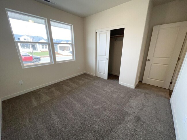 Building Photo - 1650 Dragon Tail Pl
