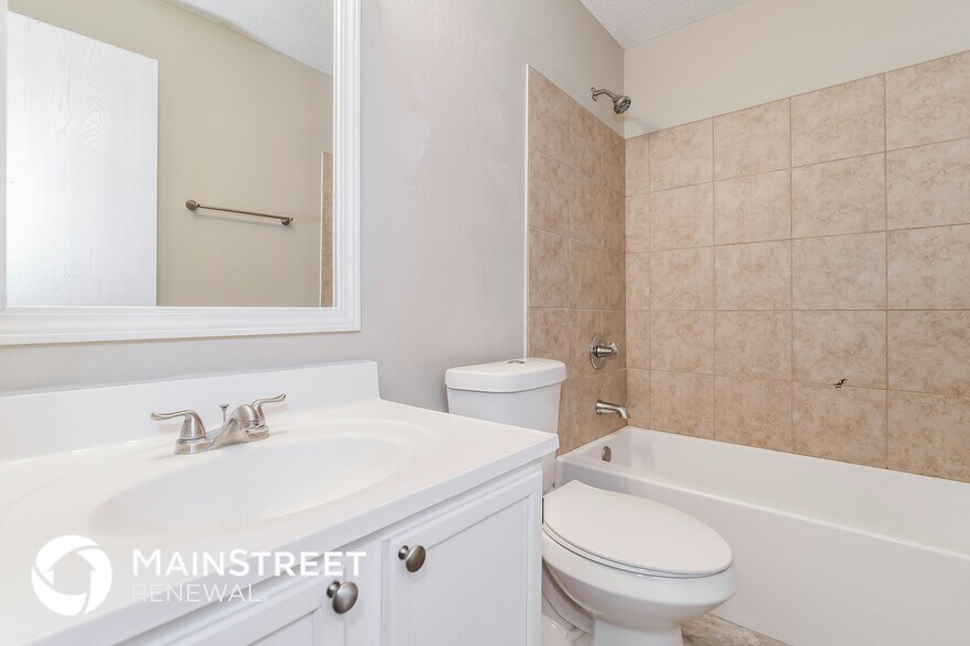 Building Photo - 10762 Glenayr Dr