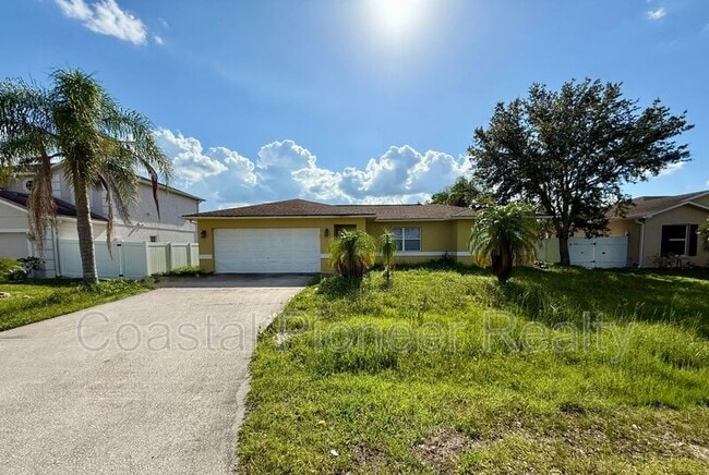 Primary Photo - 724 Versailles Ln