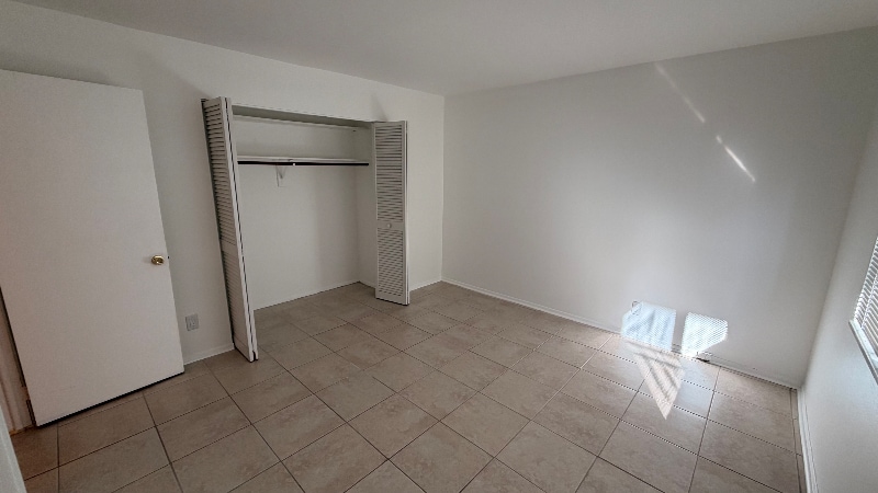 Building Photo - 1320 Miami Rd