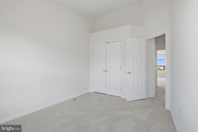 Building Photo - 886 Lowe Rd