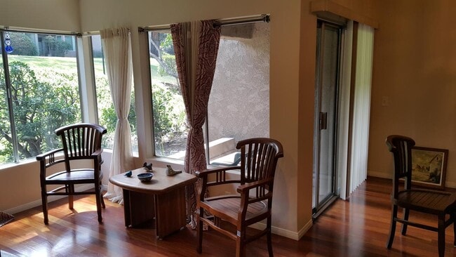 Building Photo - 10325 Caminito Cuervo