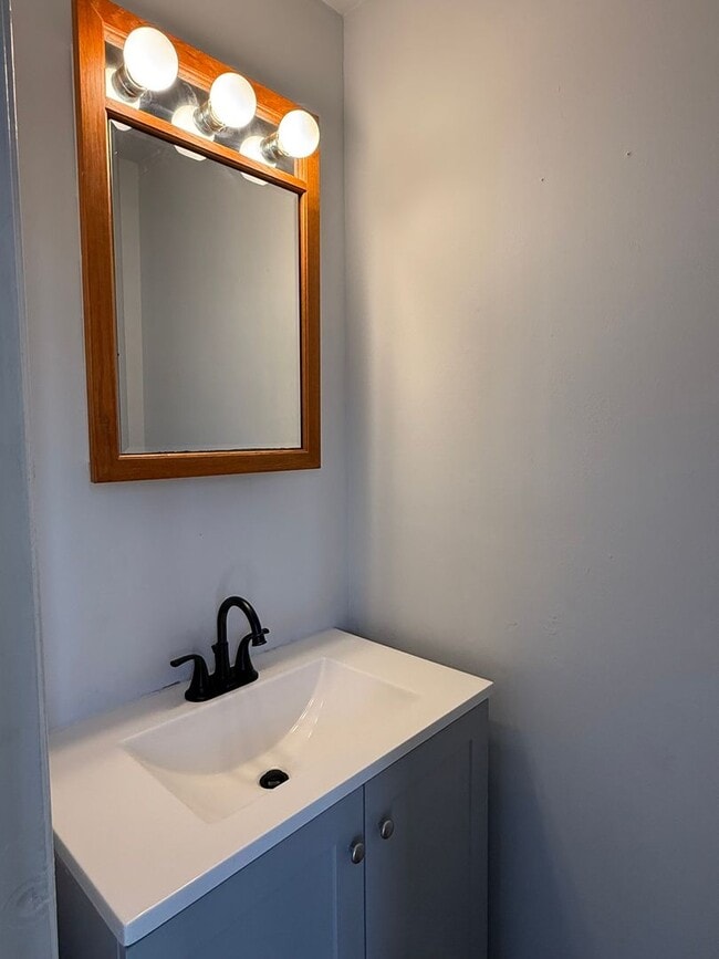 Building Photo - Charming 3-Bed Home in Peaceful Aston Neighborhood