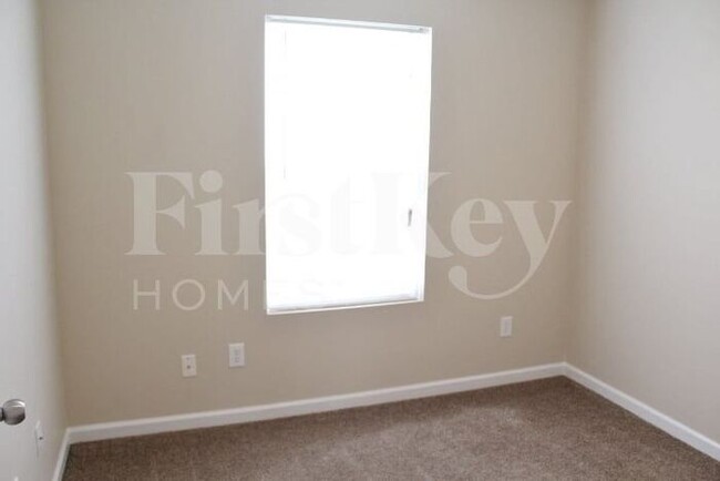 Building Photo - 5826 Emmert Way