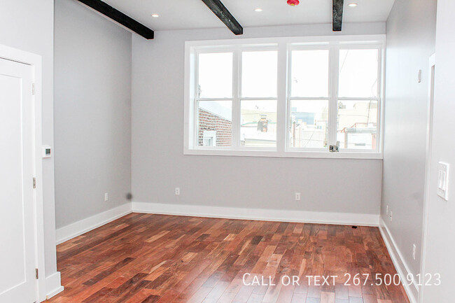 Building Photo - 1025 E Montgomery Ave