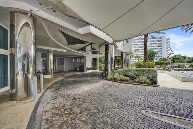 Building Photo - 2821 N Ocean Blvd