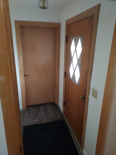 Front entry and closet. - 1145 Cleveland Dr