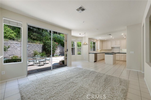 Building Photo - 308 S San Vicente Ln