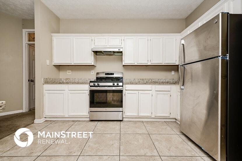 Building Photo - 8418 Waverly Dr