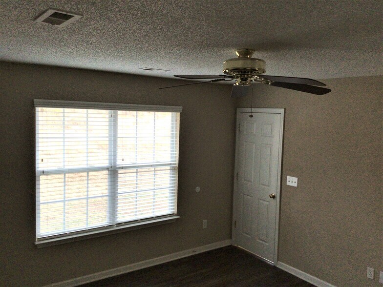 Building Photo - 110 Berwyn Ct