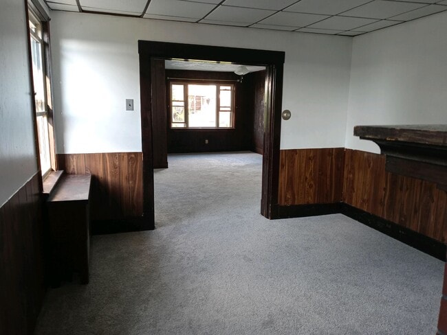 Building Photo - 1308 Louise St