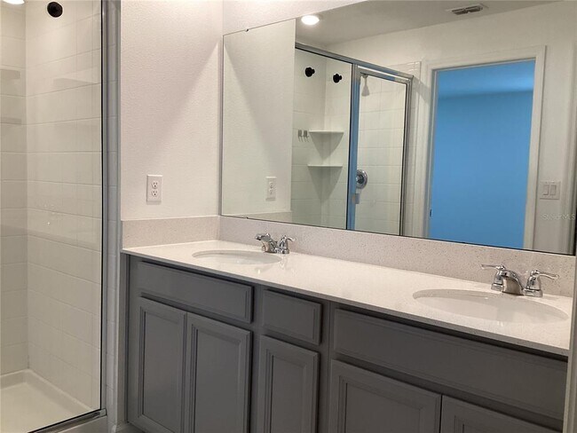 Building Photo - 260 Pershing St