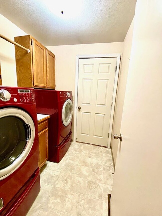 Building Photo - 4 Bedroom 2 bath Home in NW Boise