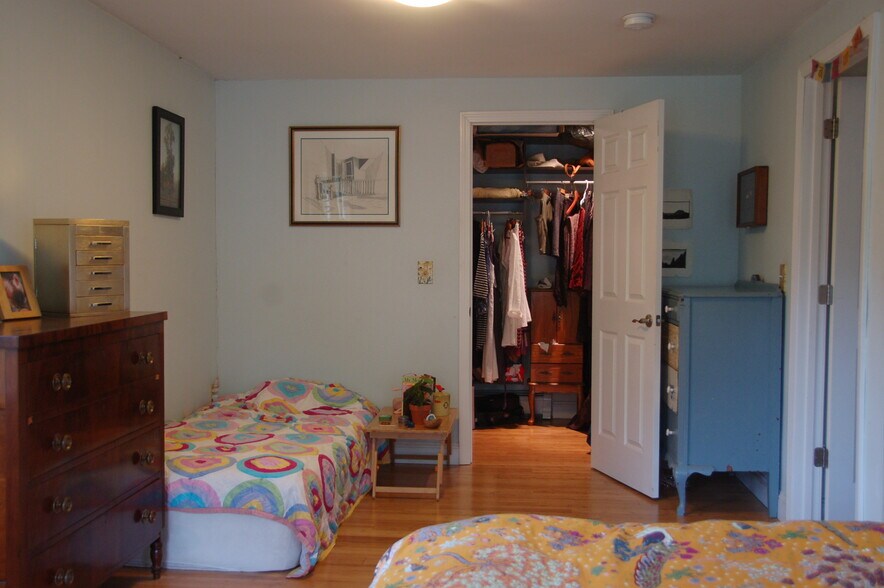 Building Photo - 20 Goyette Dr