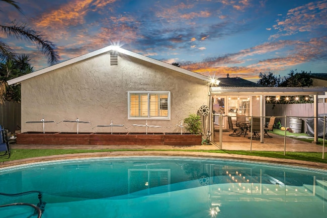 Building Photo - 8666 Capricorn Way