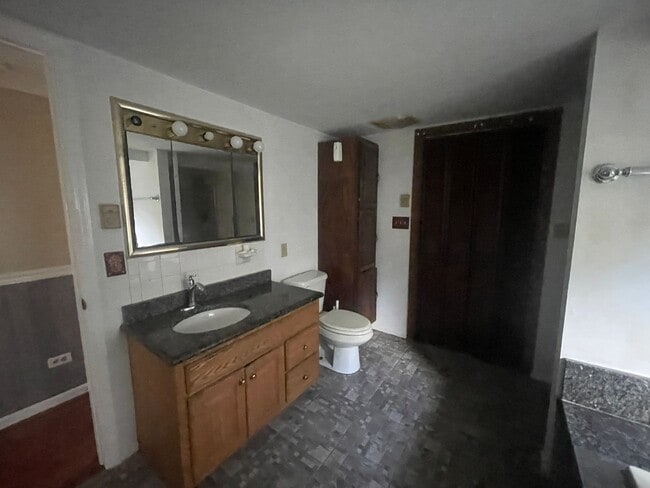 Building Photo - Easy location in Erwin