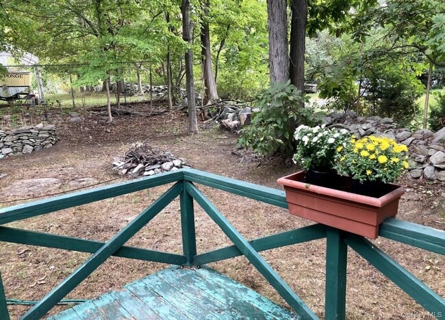 Building Photo - 21 Derussey Ln