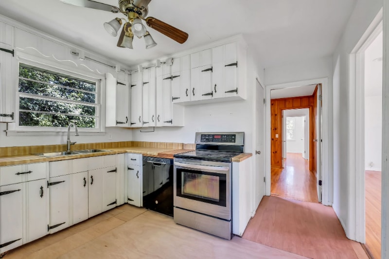 Building Photo - 1312 Cheshire Dr