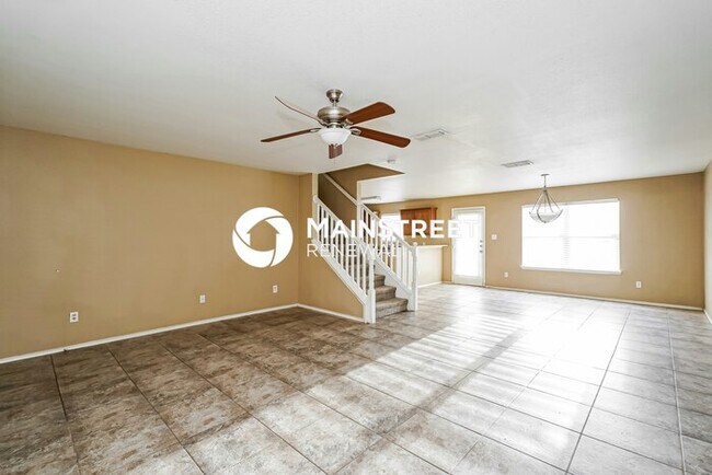 Building Photo - 3 Bedroom Pet-Friendly Home in Crowley, TX with Main Street Renewal