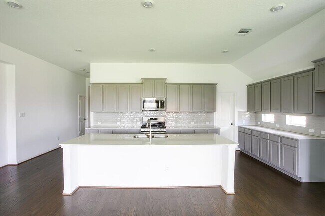 Building Photo - 105 Coronella Dr