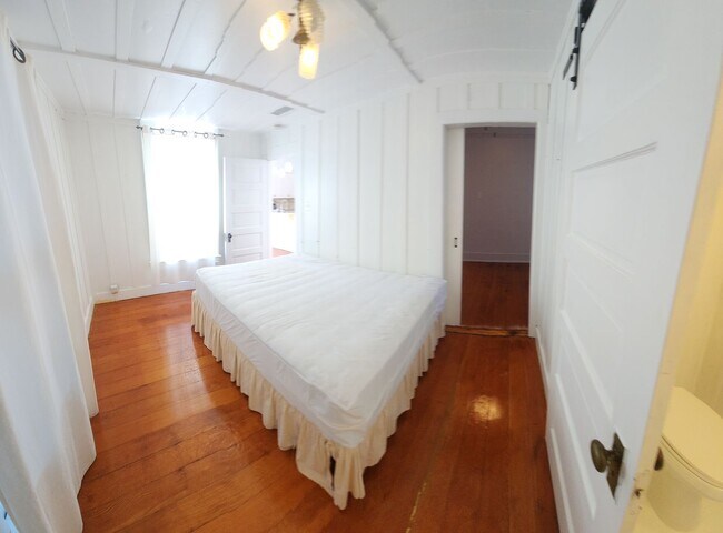 Building Photo - Islay Street  770-774