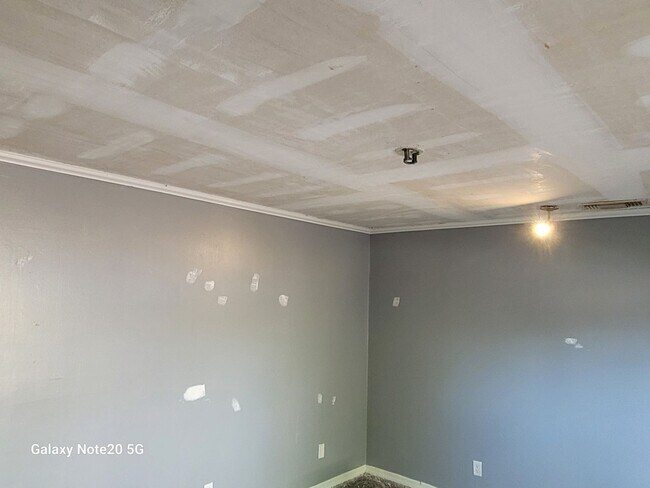 Building Photo - FOR RENT!!! BEAUTIFUL AND RECENTLY UPDATE ...