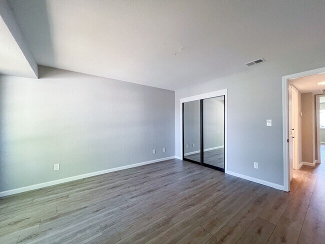Building Photo - 7489 Maple Tree Wy