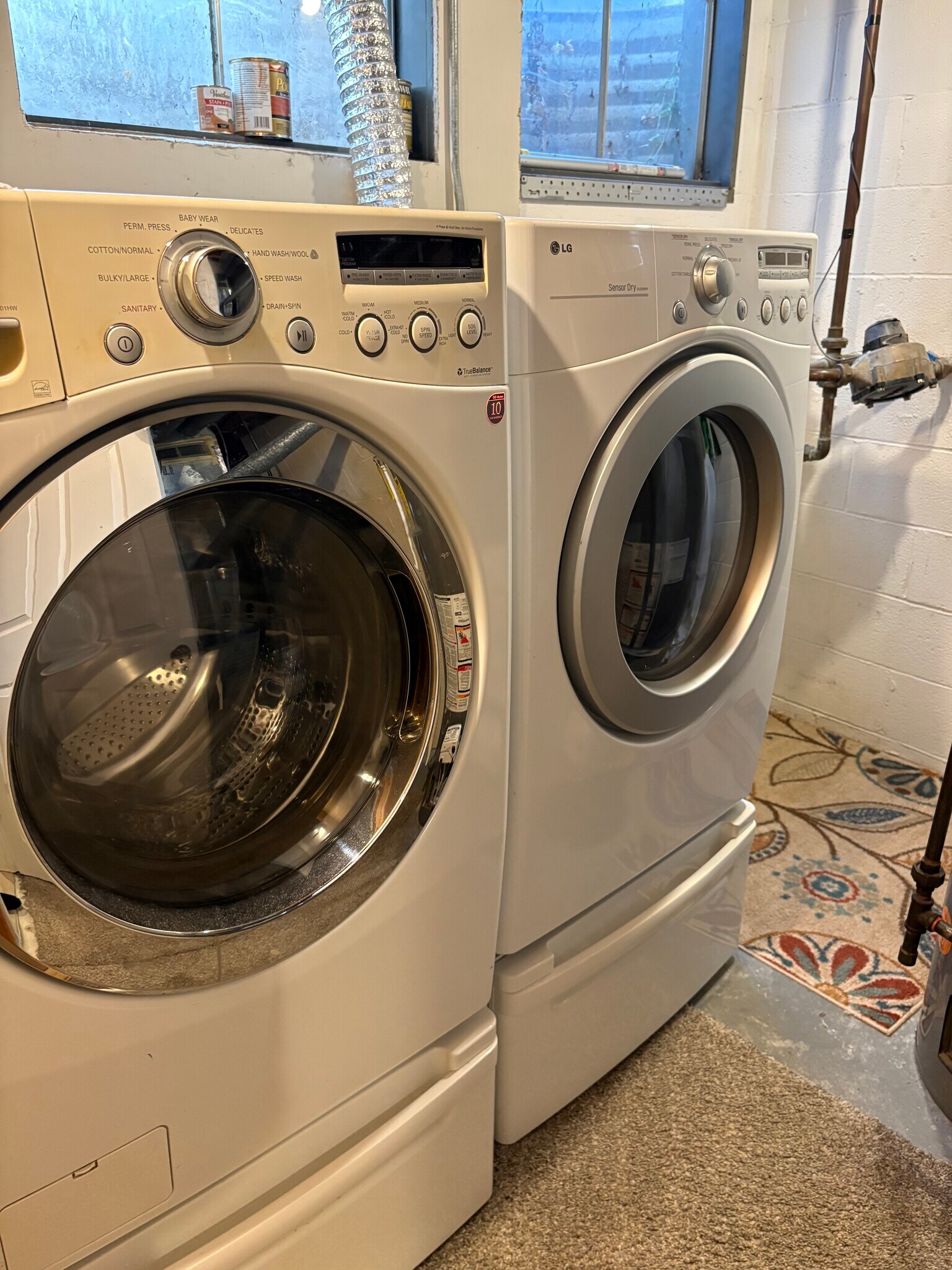 Building Photo - 331 Saint Andrews Dr