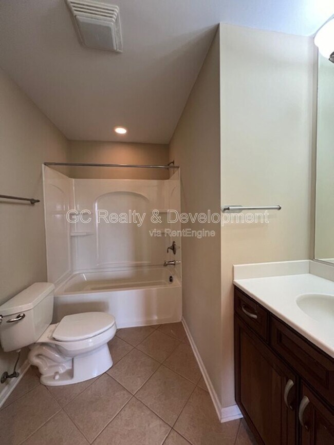 Building Photo - 498 Grosvenor Ln
