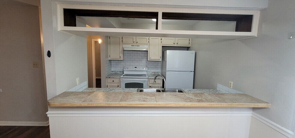 Building Photo - 1748 Port Dr