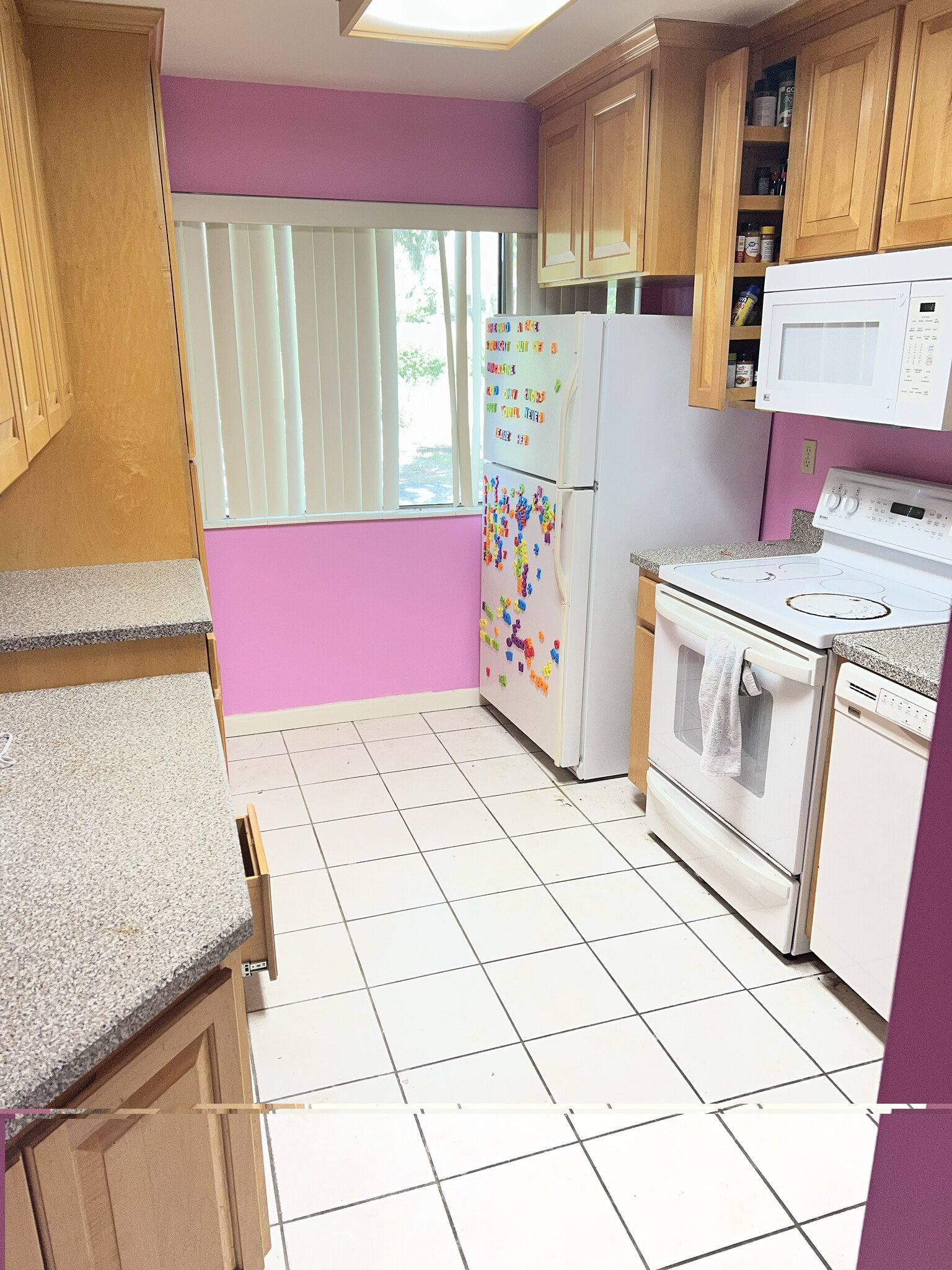 Building Photo - 2756 SW 14th Dr