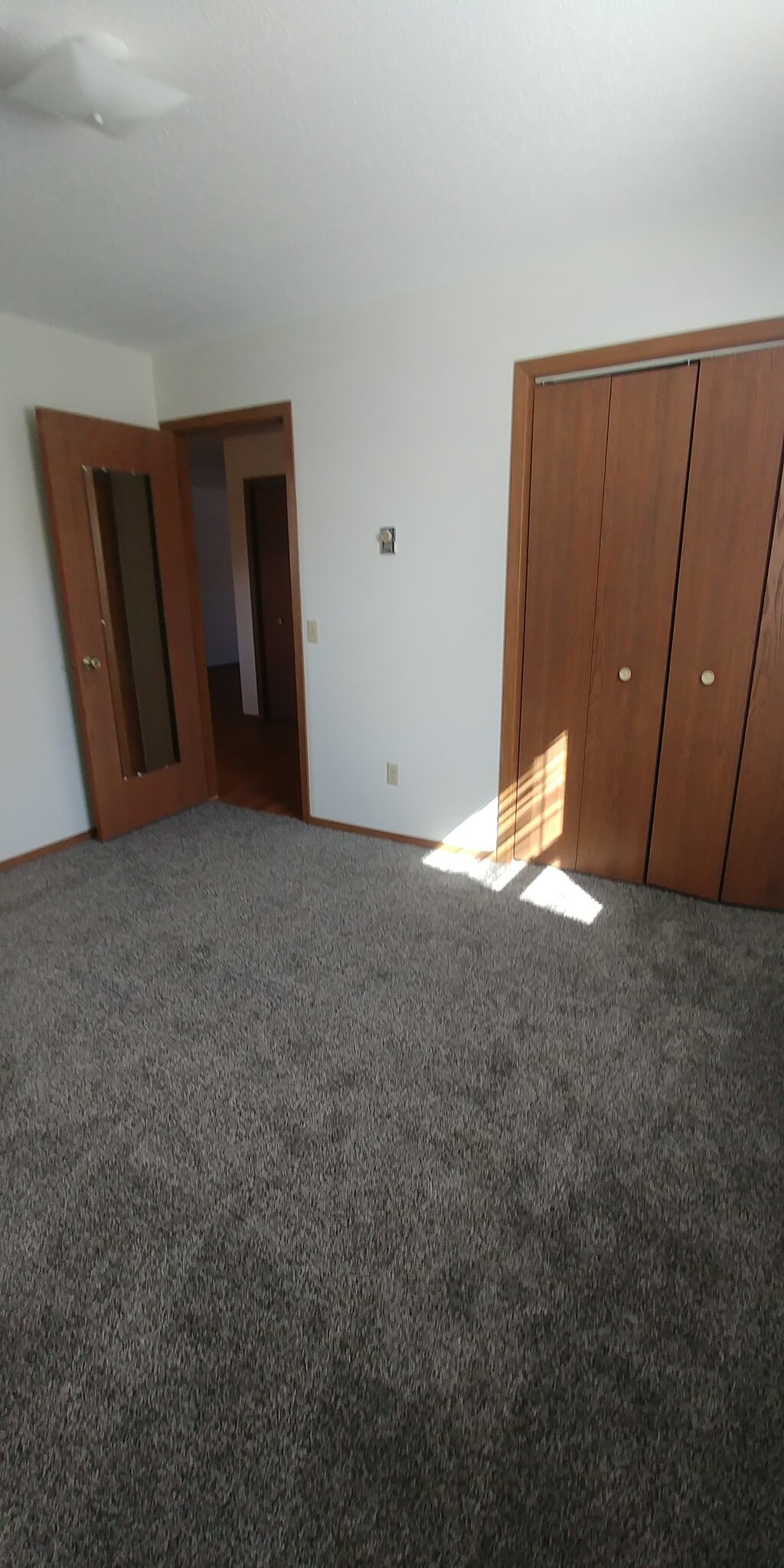 Building Photo - 2310 Meadow Ln