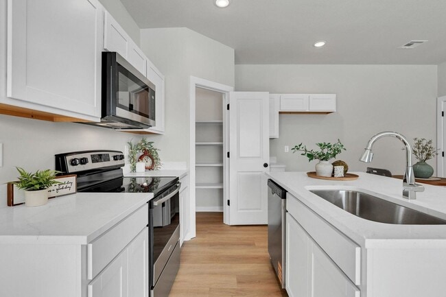 Building Photo - Now Leasing – Brand New Duplex in Haysville