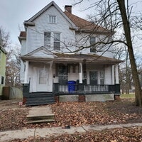 Building Photo - 895 W Leafland Ave