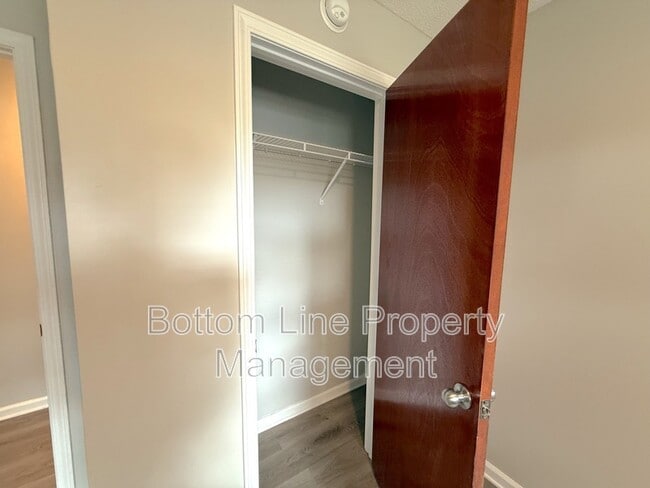 Building Photo - 409 Olin Dr