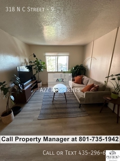 Building Photo - 318 N Center St