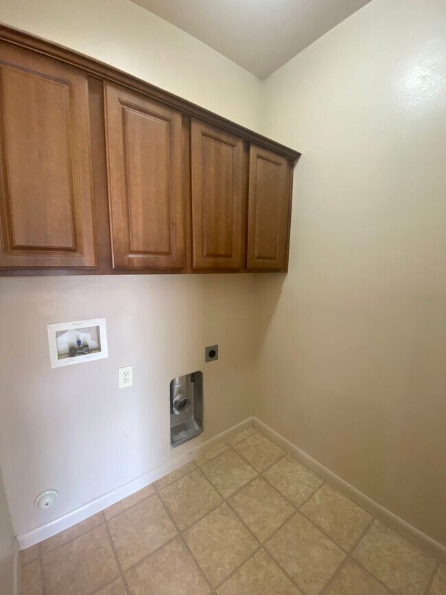 Building Photo - 154 S 1250 W