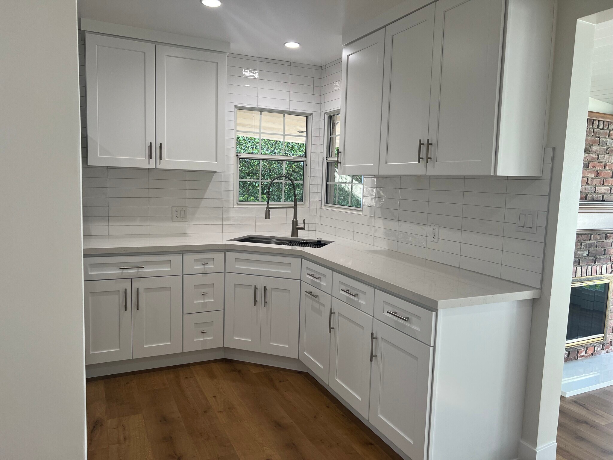 Kitchen - 17531 Tribune St