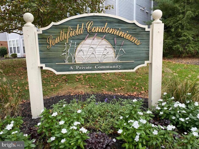 Building Photo - 23 Laurel Path Ct