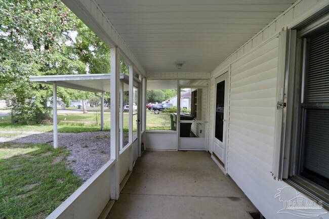 Building Photo - 10 Bertram St